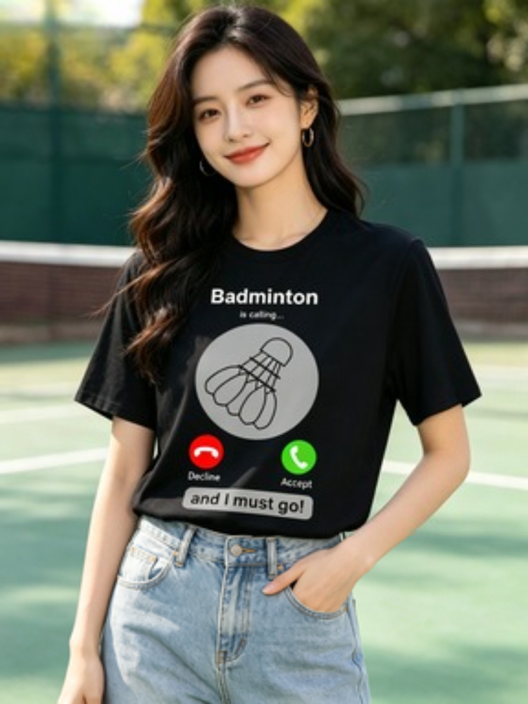 Badminton Quotes Short - เสื้อยืดแบดมินตันลายสนุกๆ สำหรับผู้หญิง เสื้อยืดลายเรโทร เสื้อยืดลายคำคมแบดมินตัน ของขวัญ เสื้อยืดกราฟิก